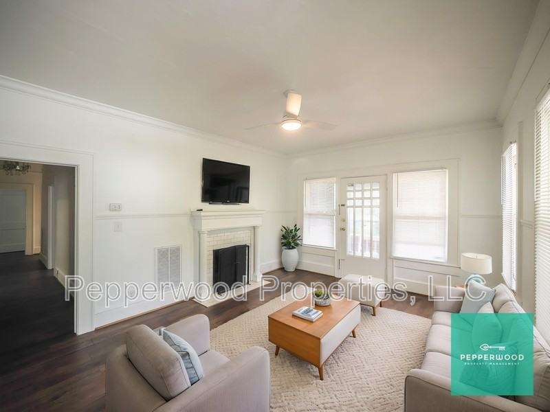 479 Peronneau St - Photo 2 of 15