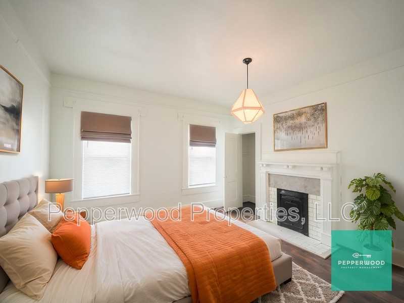 479 Peronneau St - Photo 5 of 15