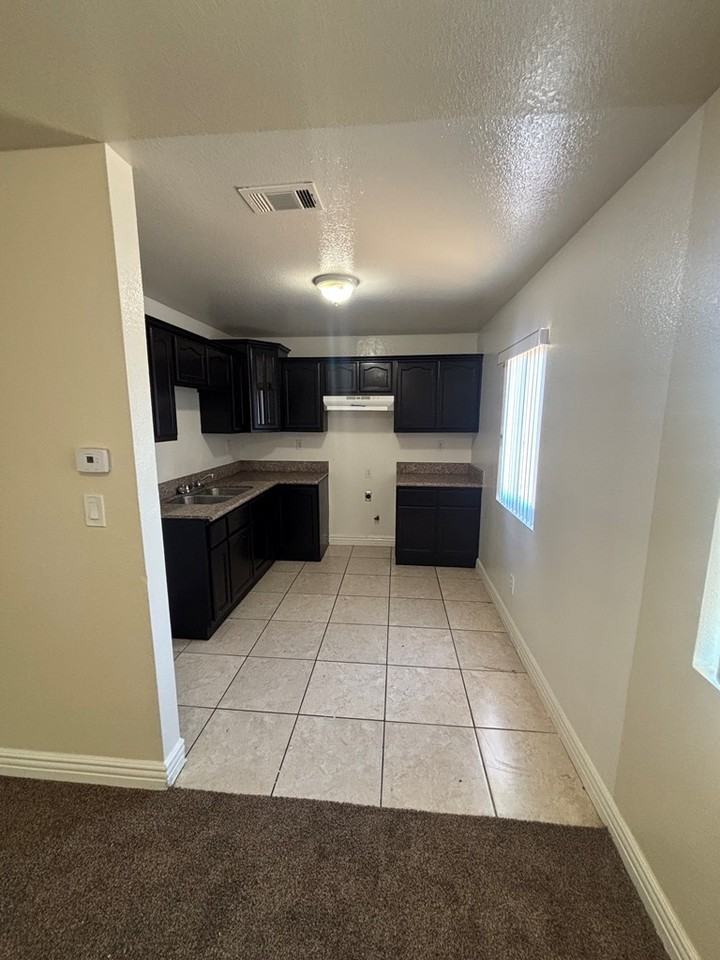830 East 82nd Street - Photo 4 of 12