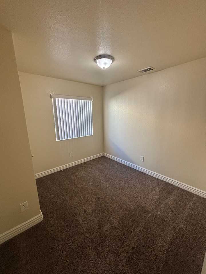 830 East 82nd Street - Photo 7 of 12