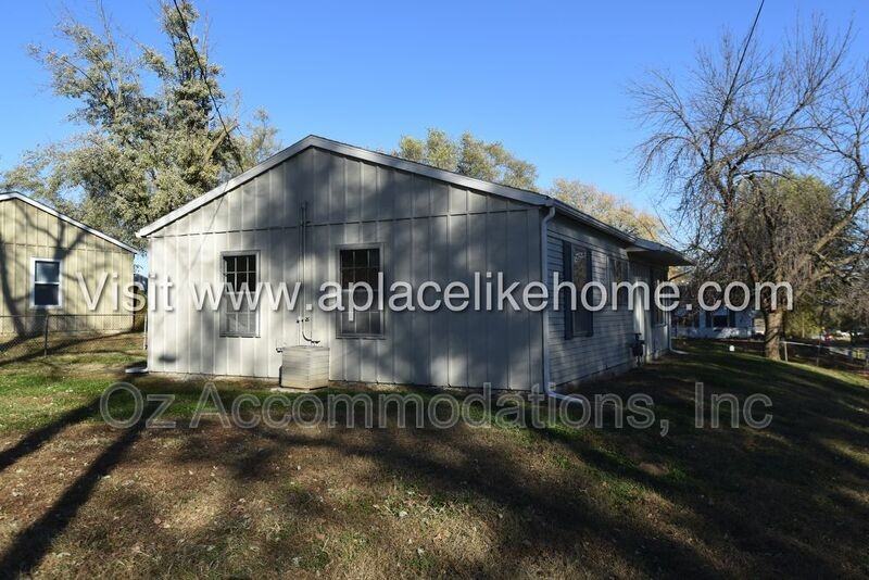 3310 Iroquois Ln - Photo 7 of 20