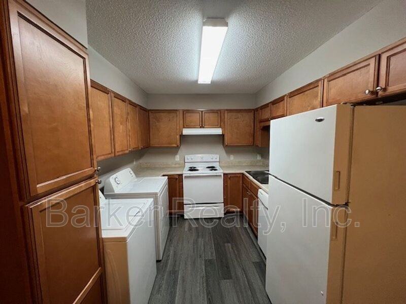 203 - Photo 3 of 14