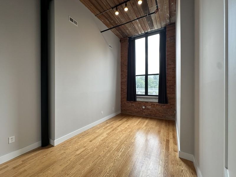 1665 Main St - Photo 7 of 9