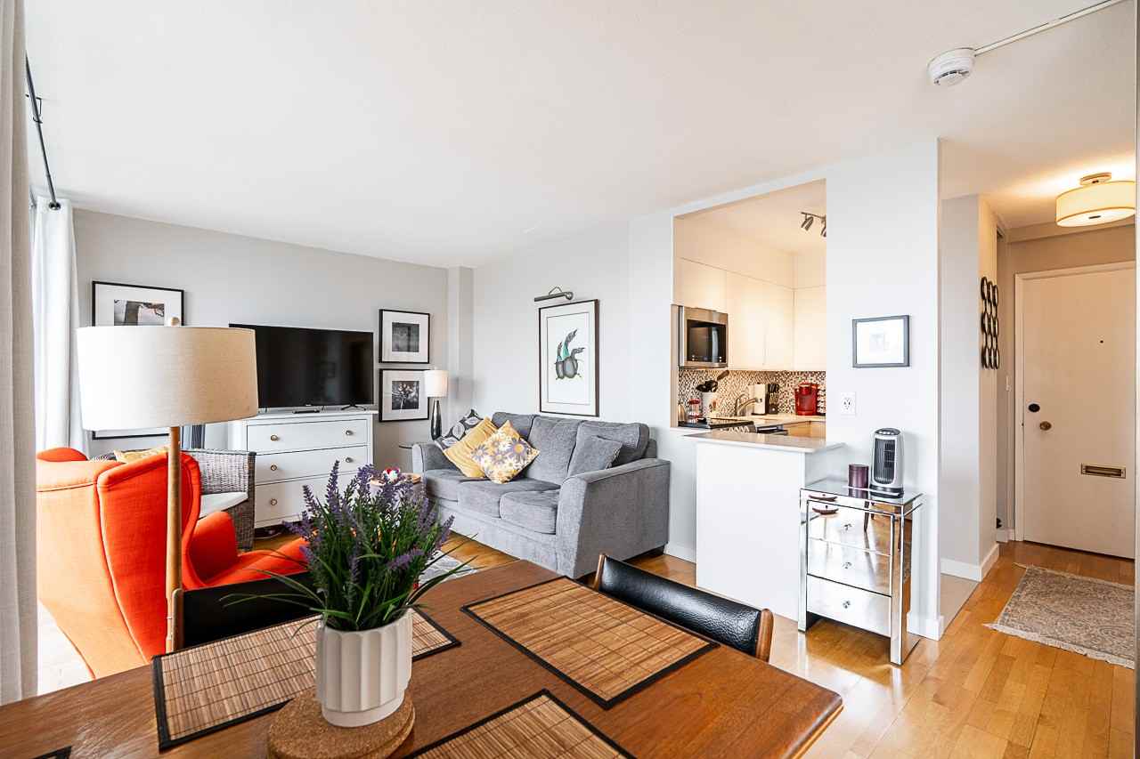 1251 Cardero Street - Photo 2