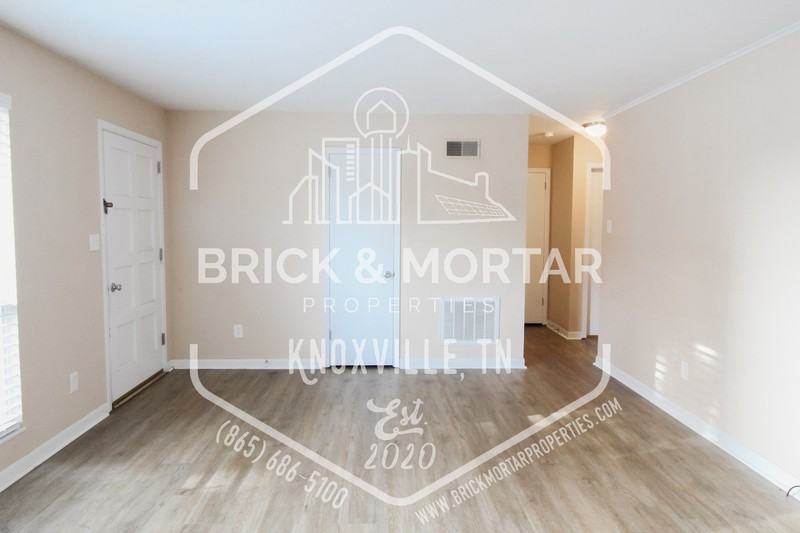 507 S Cedar St - Photo 3 of 19