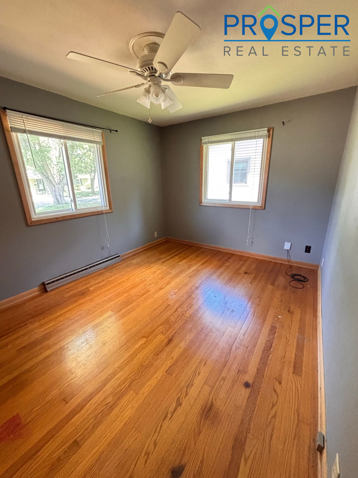 1015 E Lexington Blvd - Photo 7 of 8