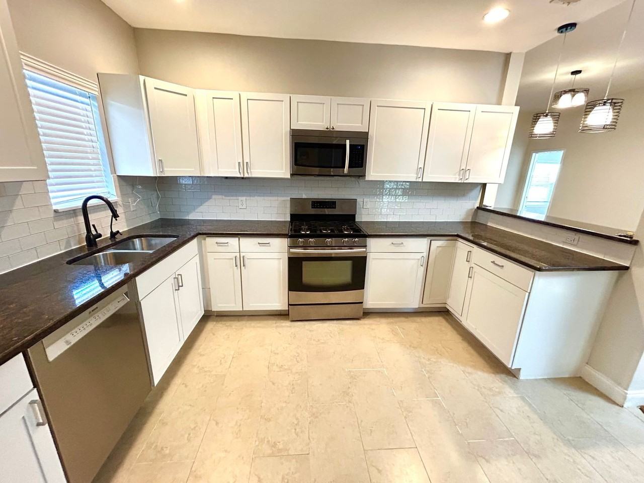 628 W Magnolia Ave - Photo 5 of 28