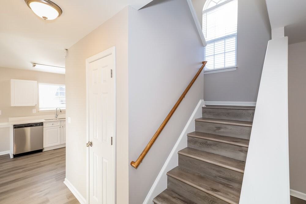 9422 Isaac Hunter Dr - Photo 4 of 17