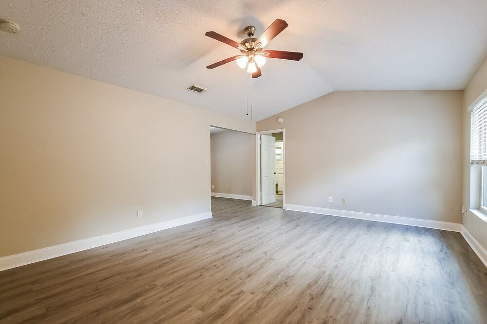 13900 Lena St - Photo 3 of 15