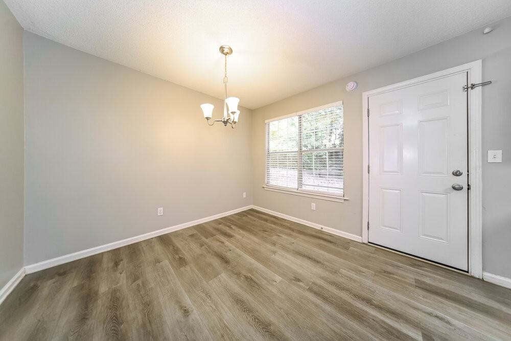 1205 Redbud Ct - Photo 6 of 17