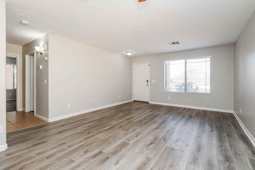 11026 E Delta Ave - Photo 7 of 16