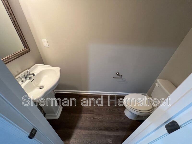 672 Dobhill Ln #672 - Photo 5 of 18