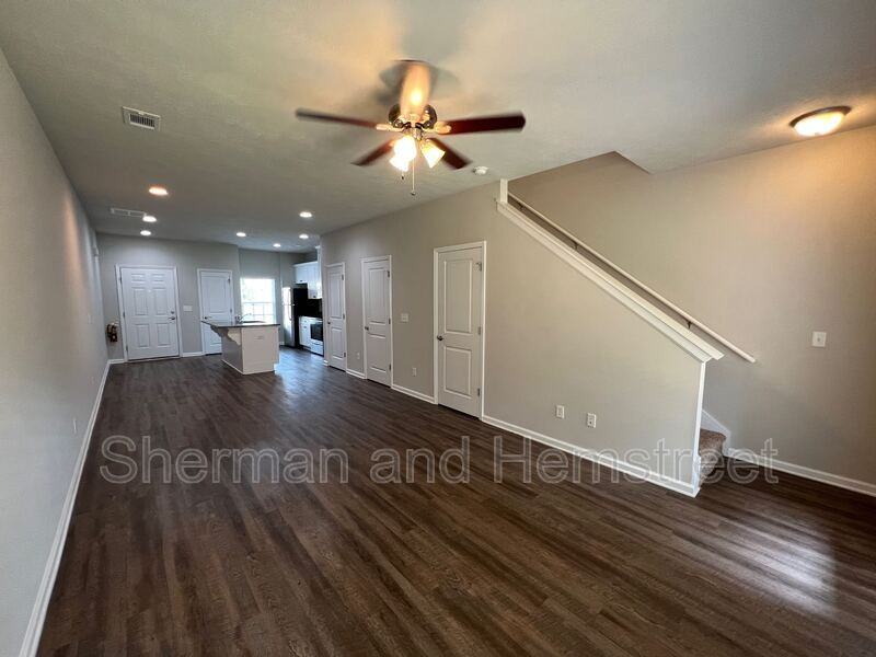 672 Dobhill Ln #672 - Photo 7 of 18