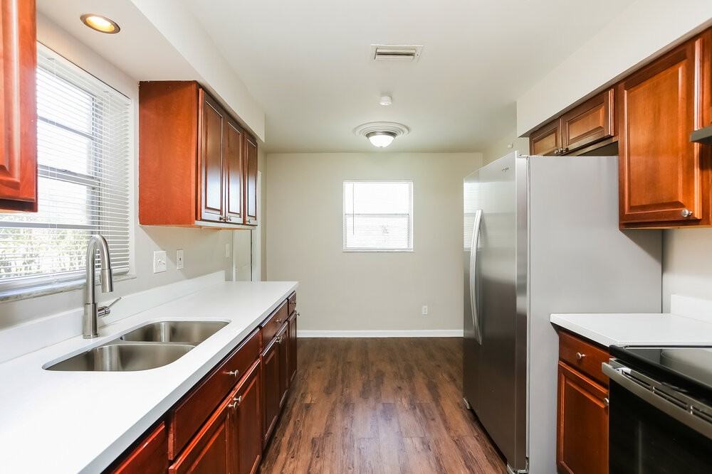2960 Nw 20th St - Photo 6 of 16