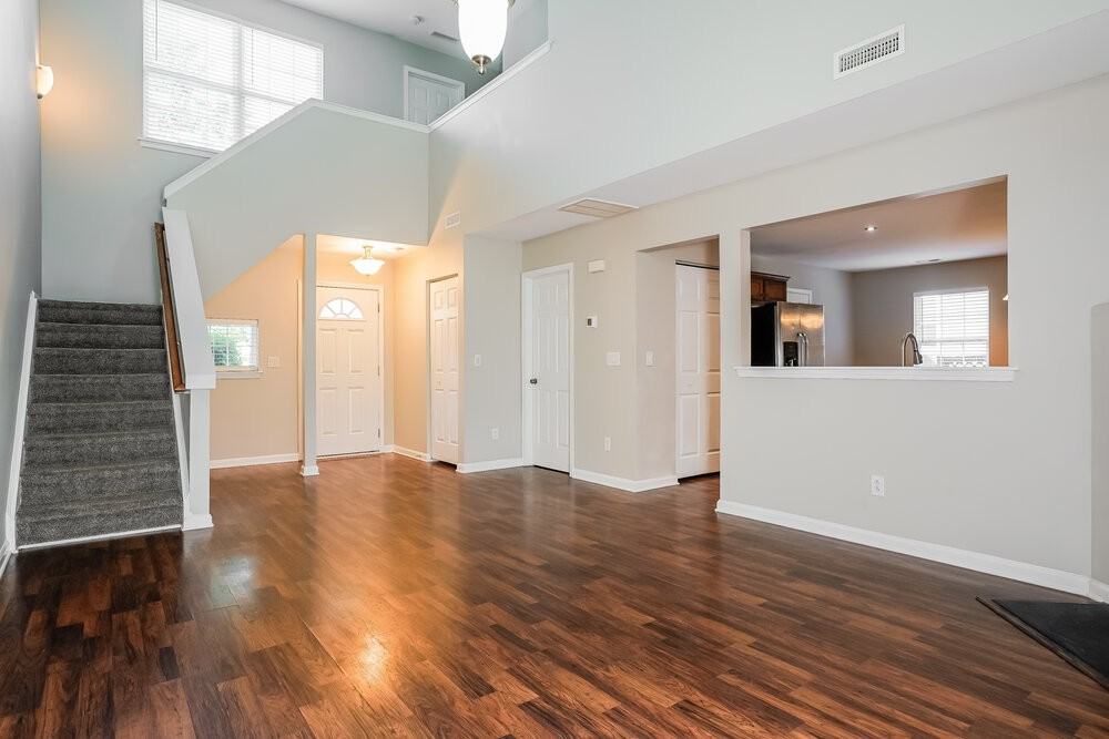 701 Champion St - Photo 5 of 17