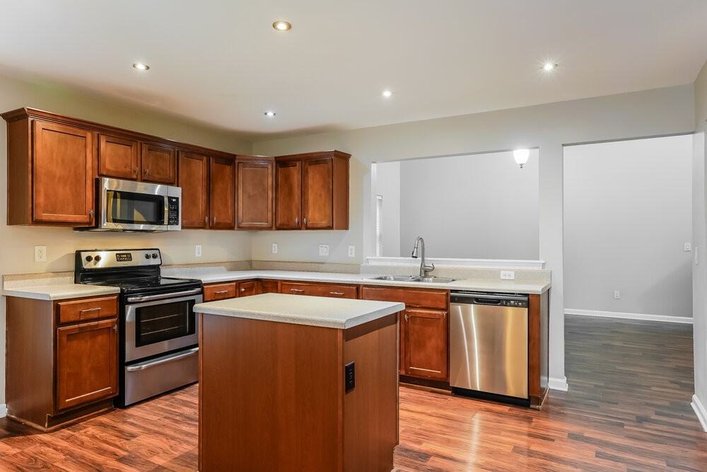 701 Champion St - Photo 7 of 17