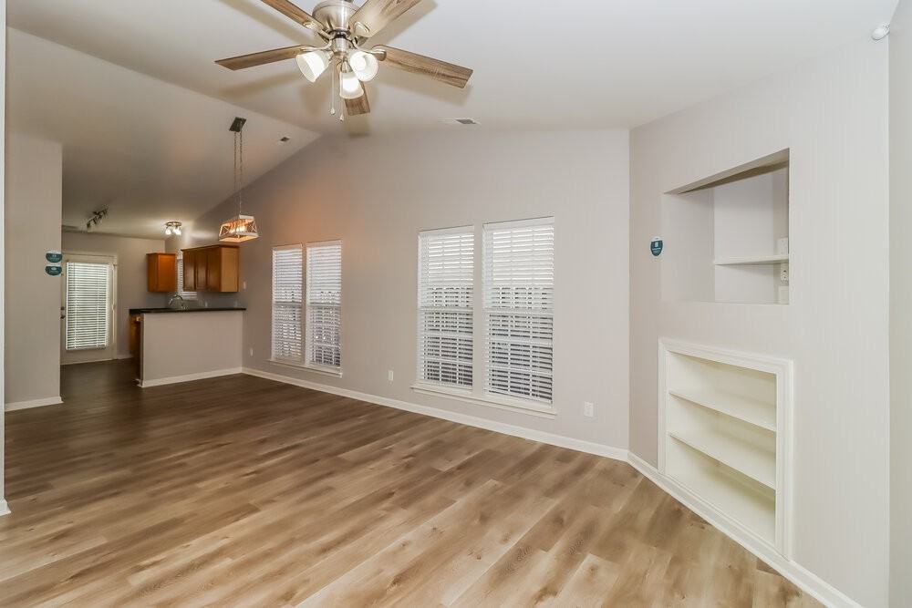 3002 Salmon River Dr - Photo 7 of 19