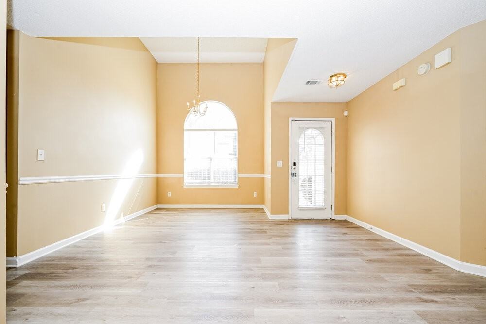 7256 Teakwood Pl - Photo 4 of 16