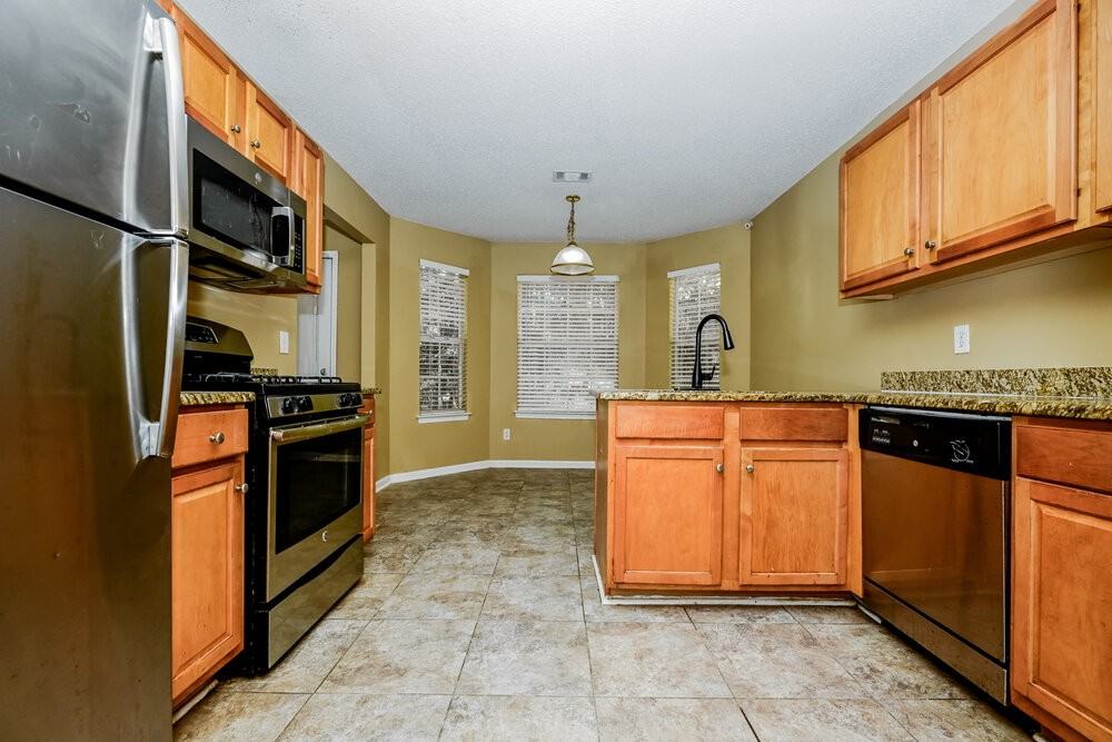 7256 Teakwood Pl - Photo 5 of 16