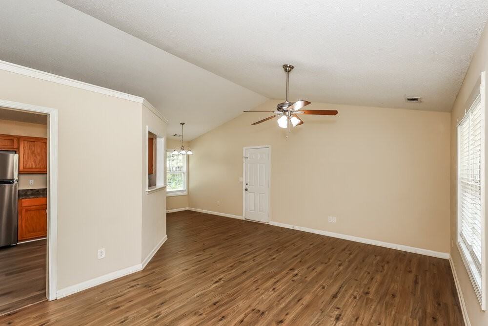 43 Thorn Thicket Way - Photo 4 of 17