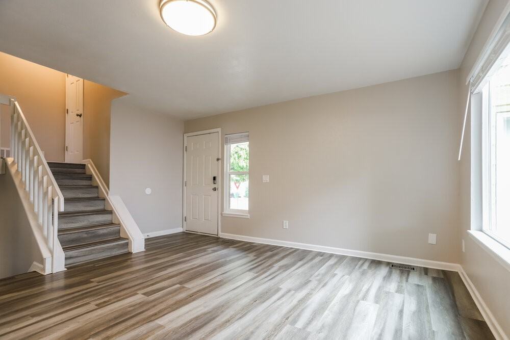 3907 S Halifax St - Photo 6 of 18