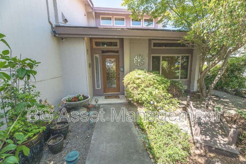 1830 Weir Dr - Photo 2 of 39