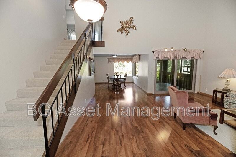 1830 Weir Dr - Photo 3 of 39