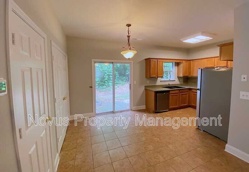 145 Bowen St #C4 - Photo 5 of 19