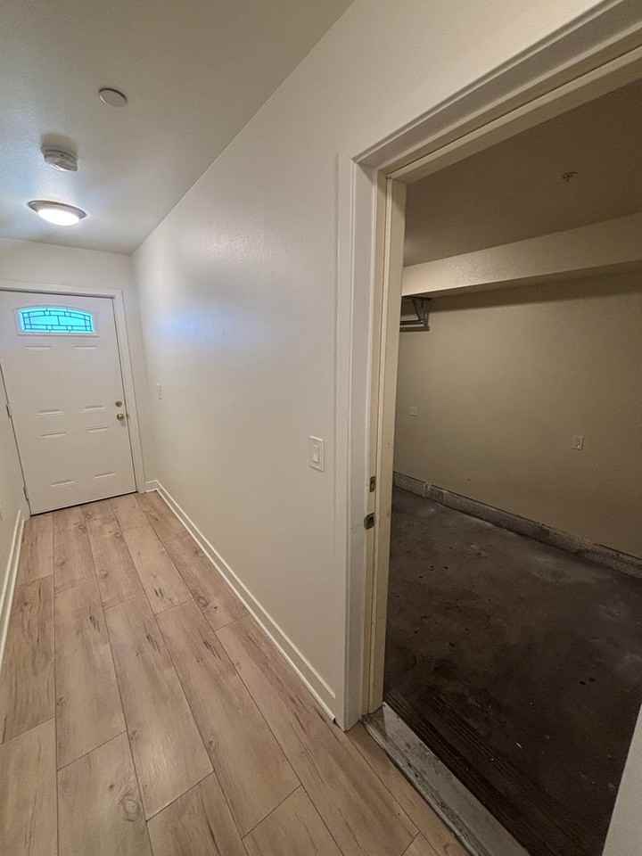 521 1/2 West 77th Street - Photo 5 of 19