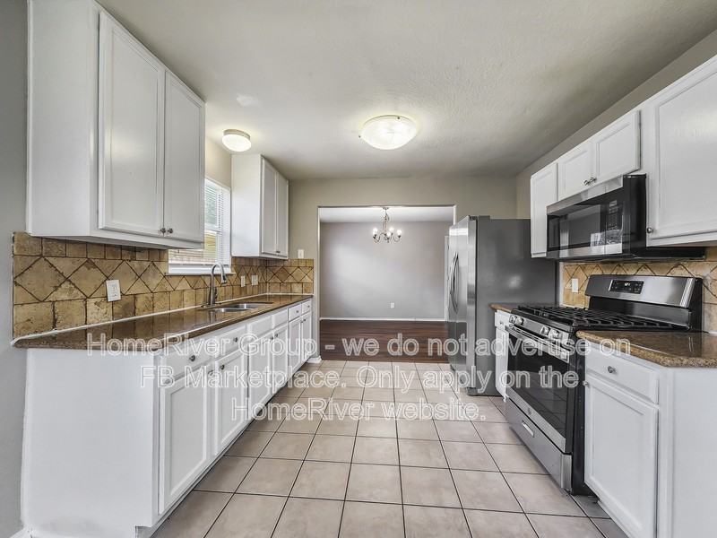 14007 Marners Ct - Photo 2 of 30