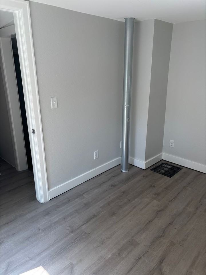 506 N French Ave - Photo 6 of 11