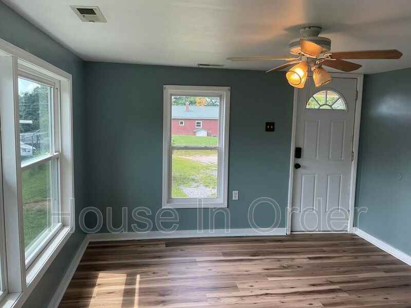 67 Madrid Ln - Photo 4 of 23
