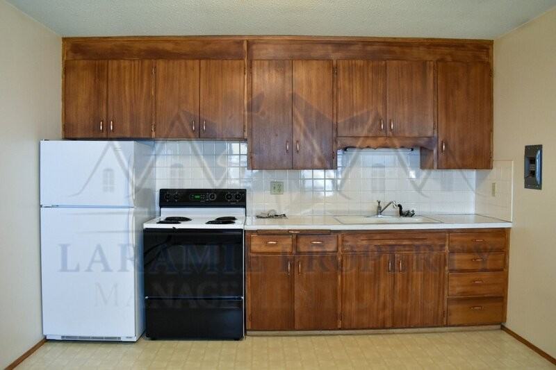 610 S 6th St #G - Photo 3 of 8