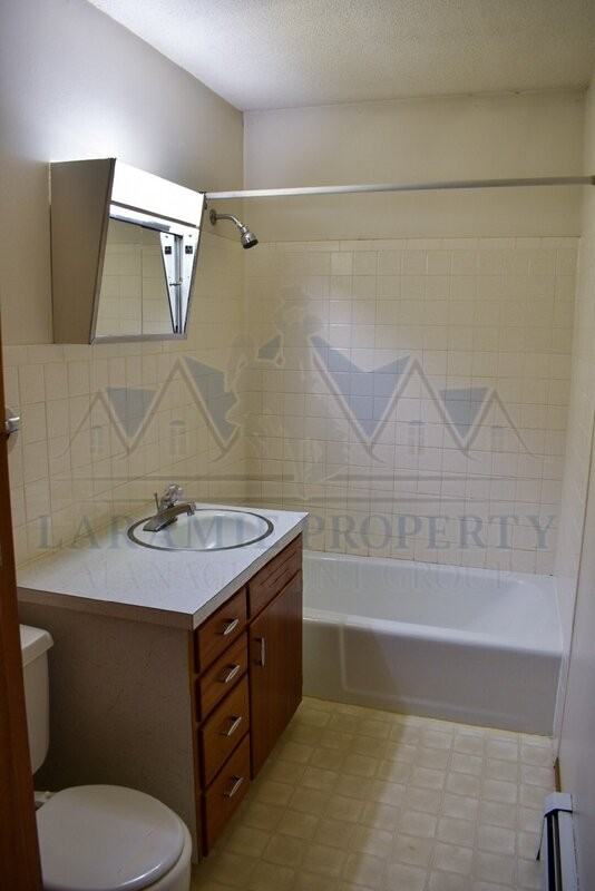 610 S 6th St #G - Photo 7 of 8