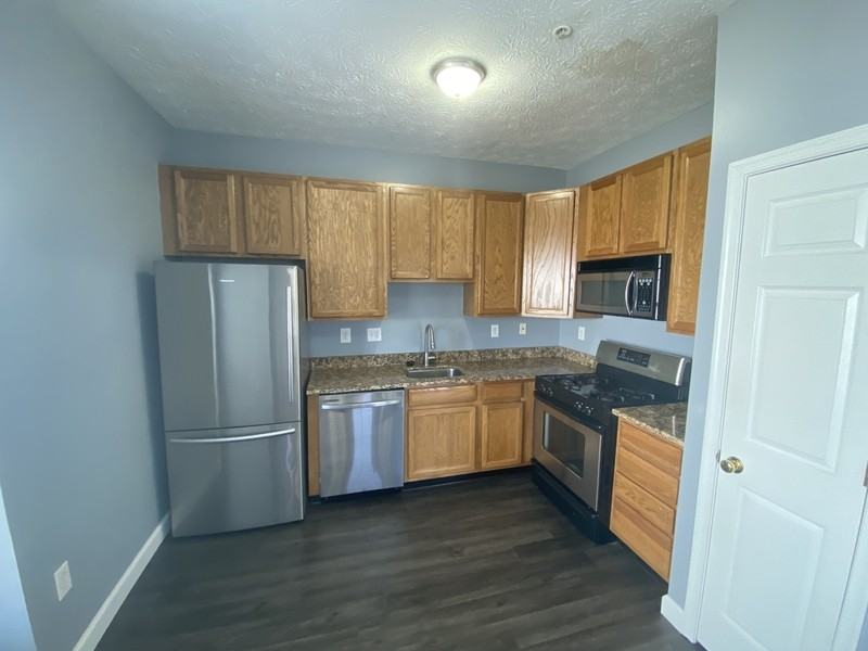 8025 Brookstone Ct - Photo 2 of 29