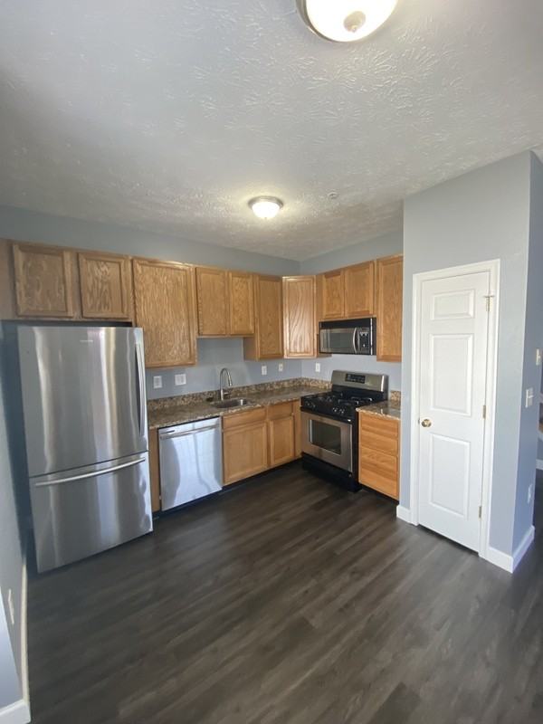 8025 Brookstone Ct - Photo 3 of 29
