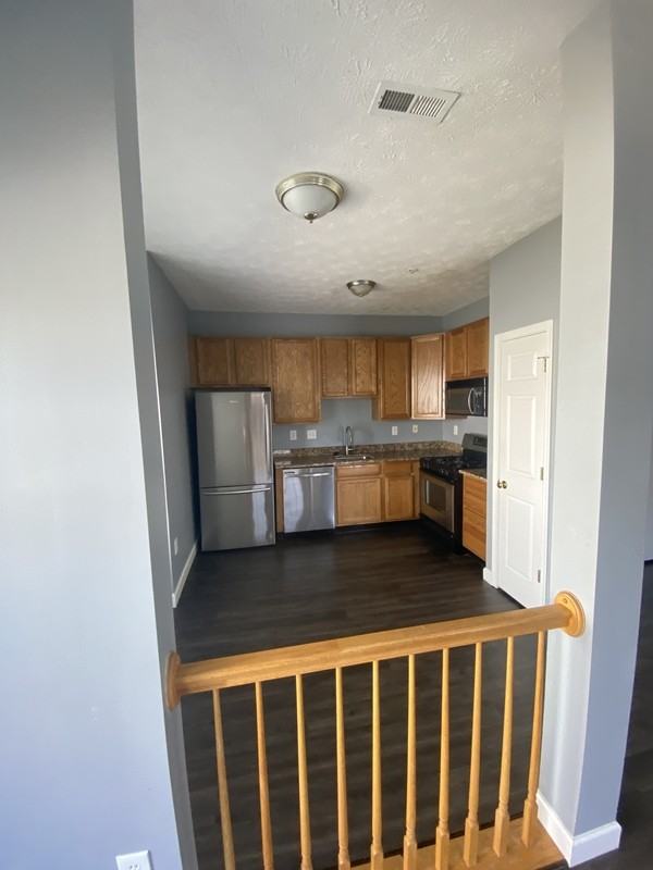 8025 Brookstone Ct - Photo 4 of 29