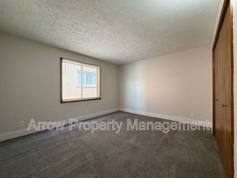 3341 Holdrege St #6 - Photo 7 of 10