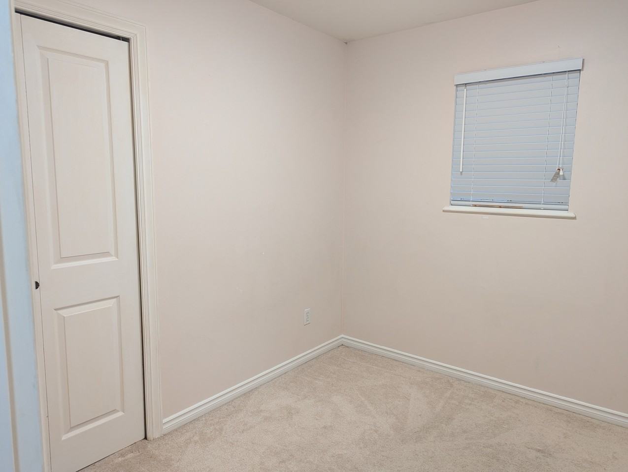 2202 Waverley Avenue - Photo 5 of 5