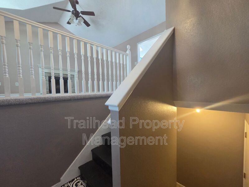 607 Se Steeple Ln - Photo 5 of 28
