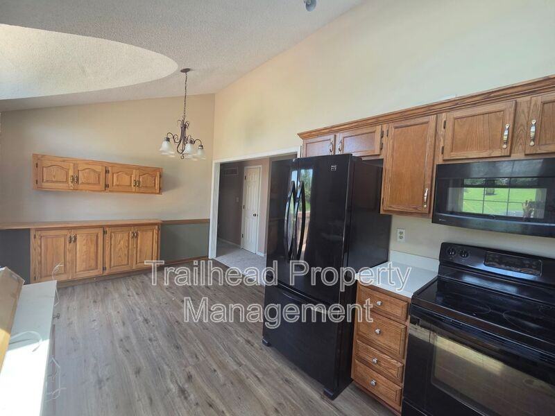 607 Se Steeple Ln - Photo 6 of 28