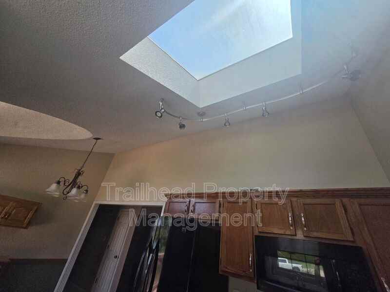 607 Se Steeple Ln - Photo 7 of 28