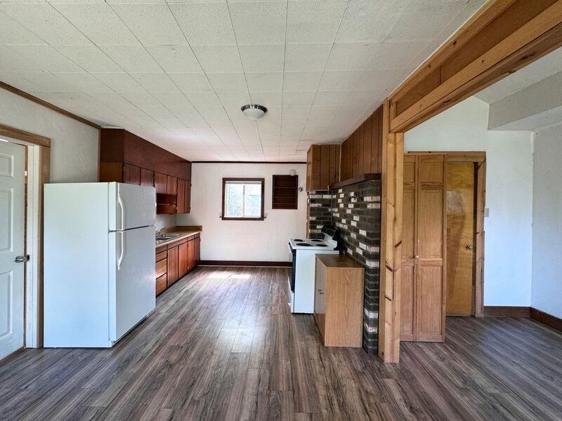 310 1/2 E 31st Ave - Photo 5 of 34