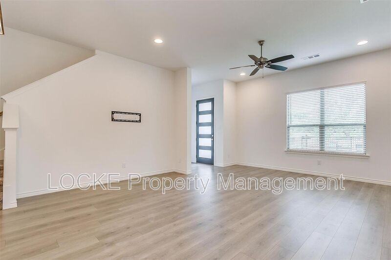 205 Athenia Dr - Photo 4 of 22