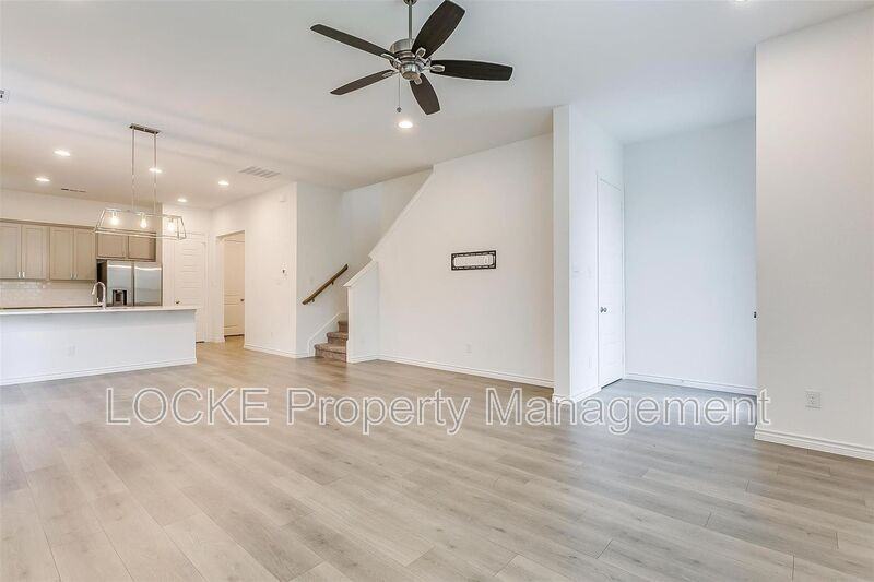 205 Athenia Dr - Photo 7 of 22