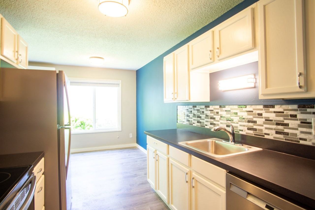 4151 Se 37th Ave #1 - Photo 6 of 16