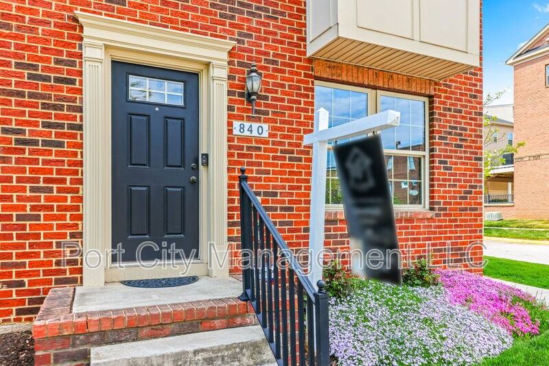 840 Oldham St - Photo 2 of 10
