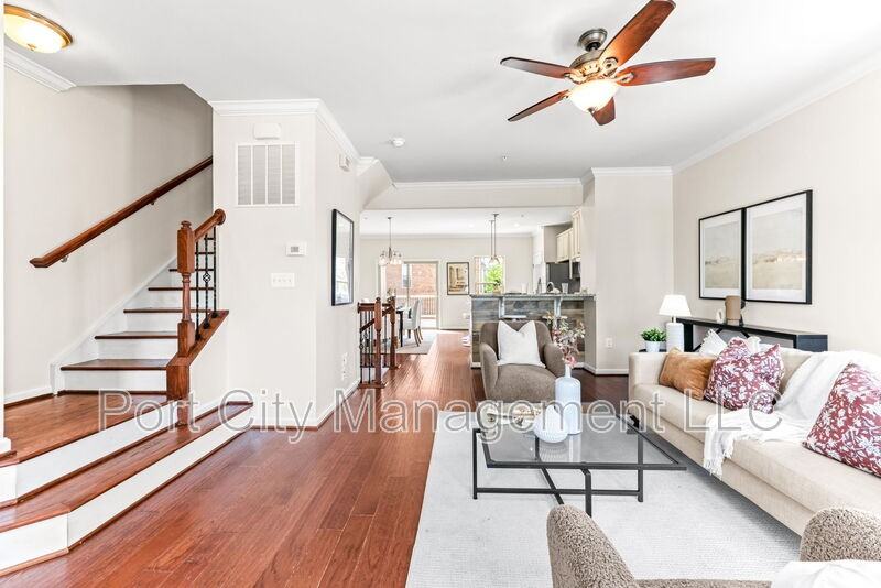 840 Oldham St - Photo 3 of 10