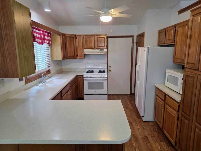 5310 Brookview Dr - Photo 3 of 37