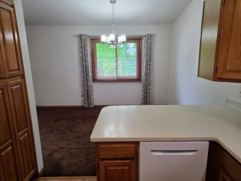 5310 Brookview Dr - Photo 7 of 37